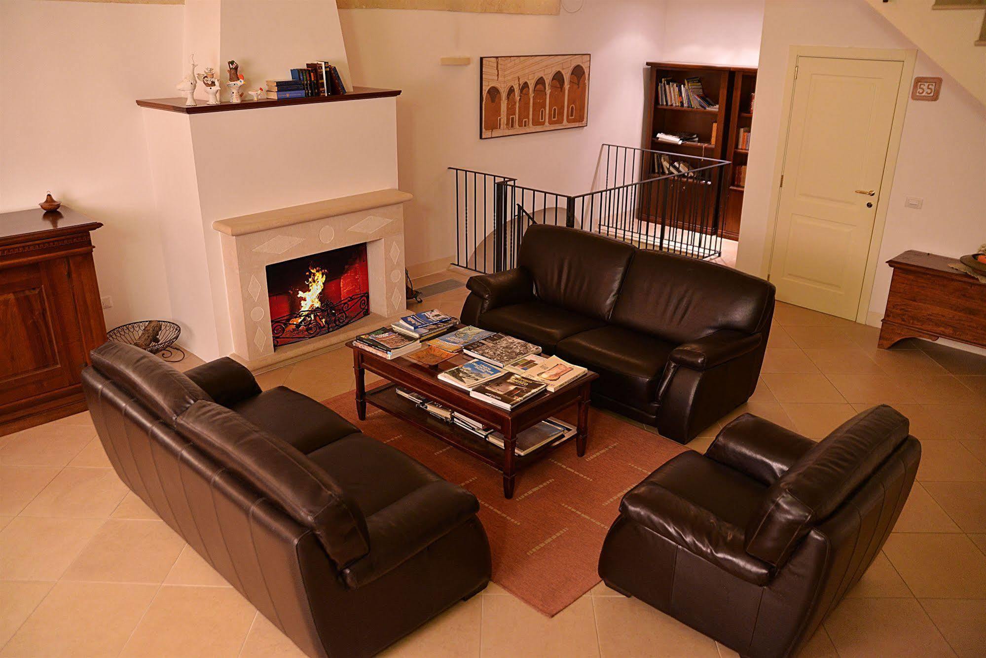 Residence Del Casalnuovo มาเตรา ภายนอก รูปภาพ