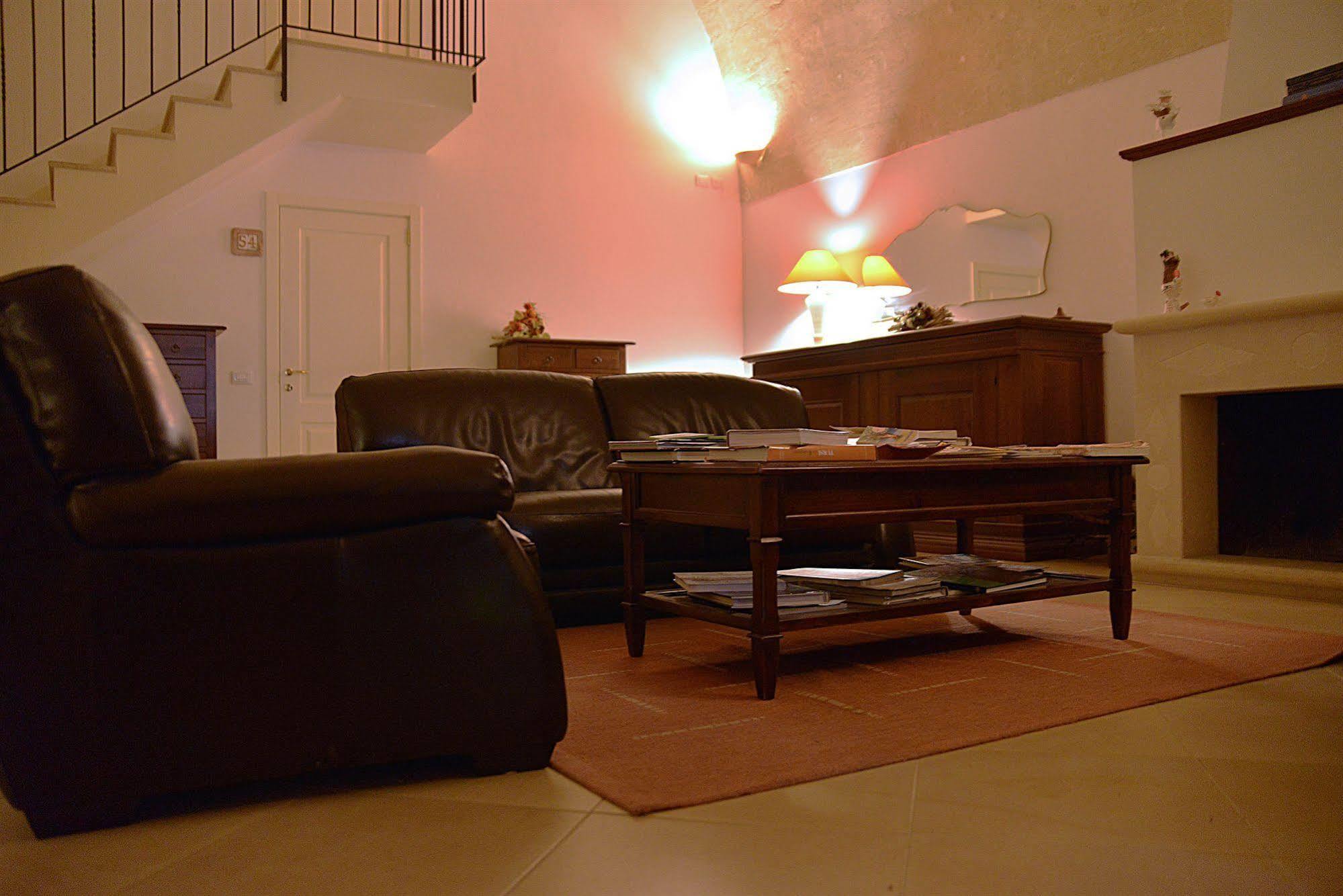 Residence Del Casalnuovo มาเตรา ภายนอก รูปภาพ