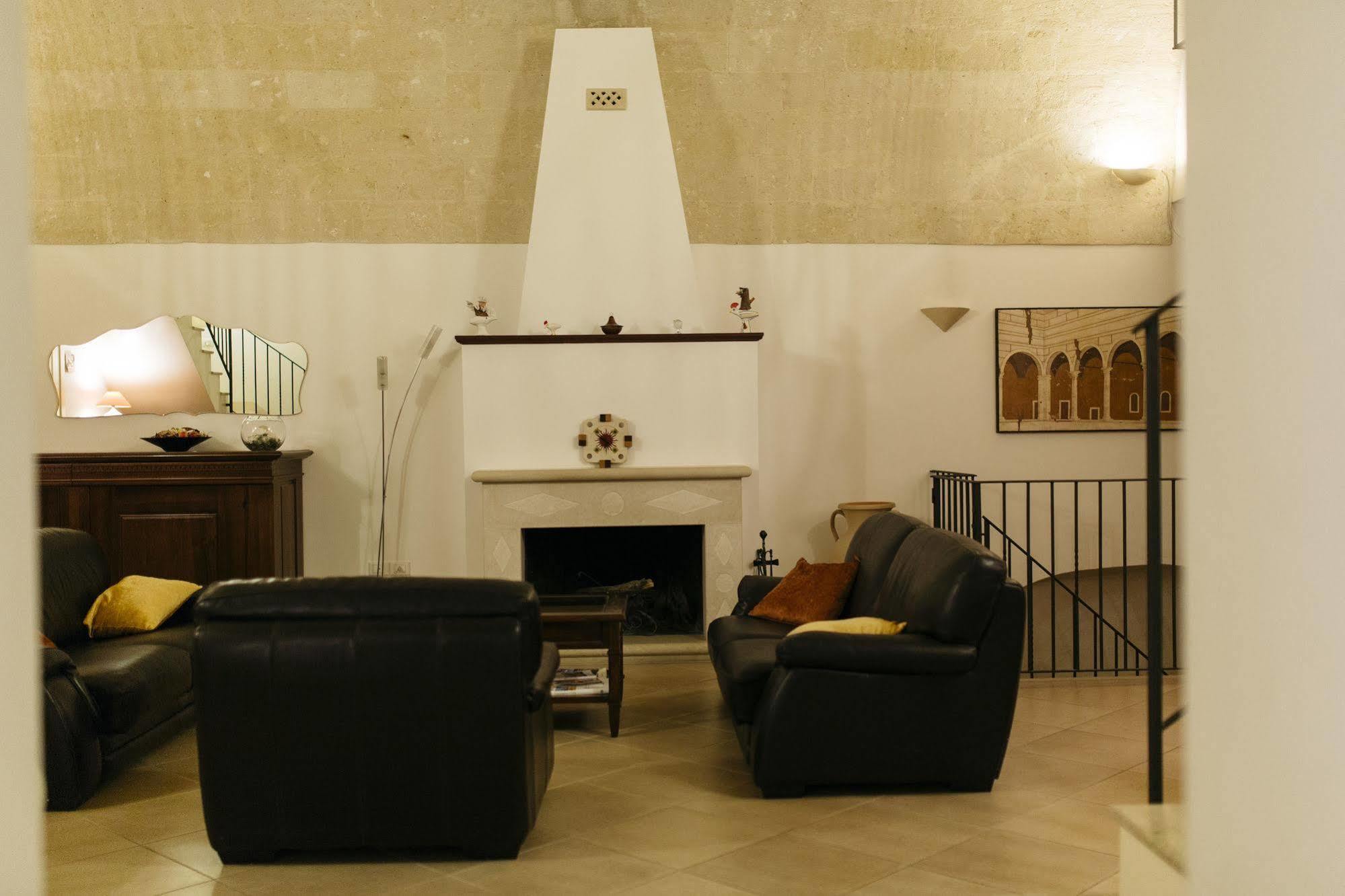Residence Del Casalnuovo มาเตรา ภายนอก รูปภาพ